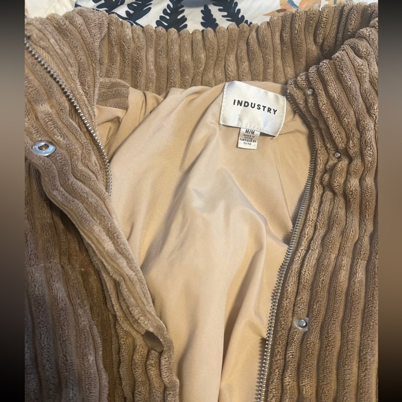 Cropped puffer jacket - Picture 2 of 2